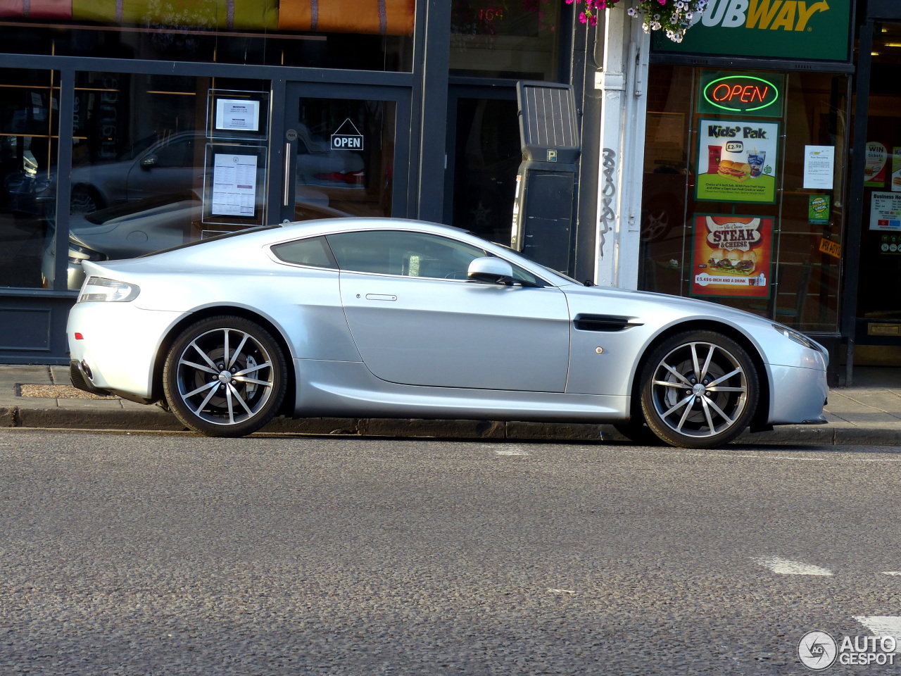 Aston Martin V8 Vantage N420