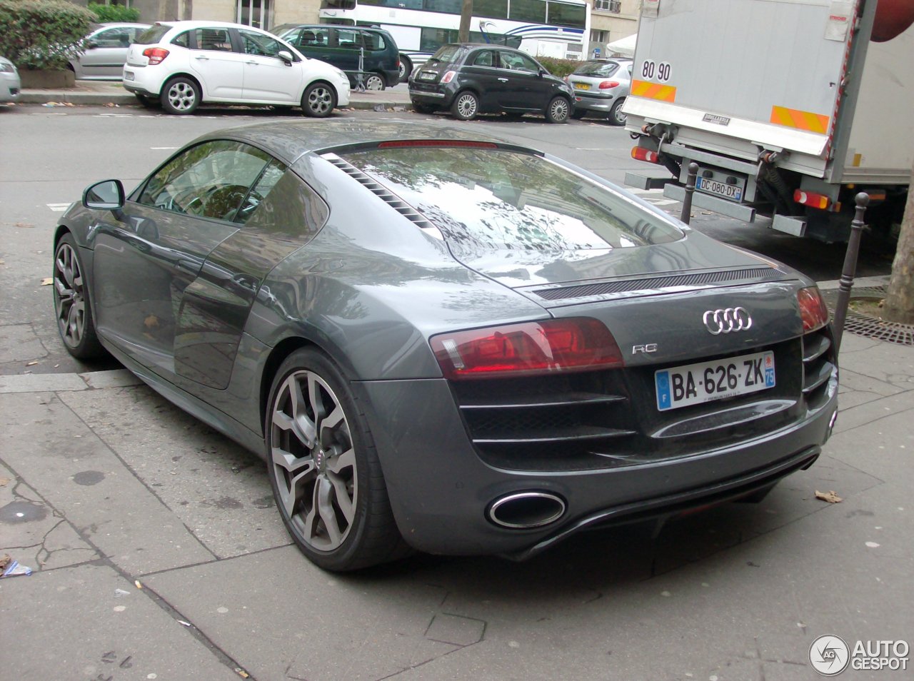 Audi R8 V10