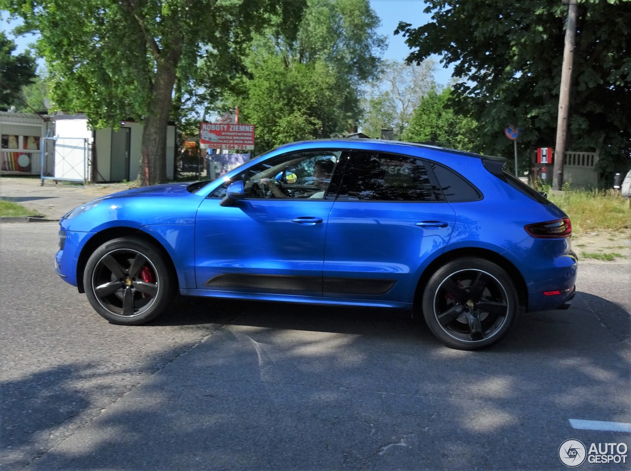 Porsche 95B Macan Turbo