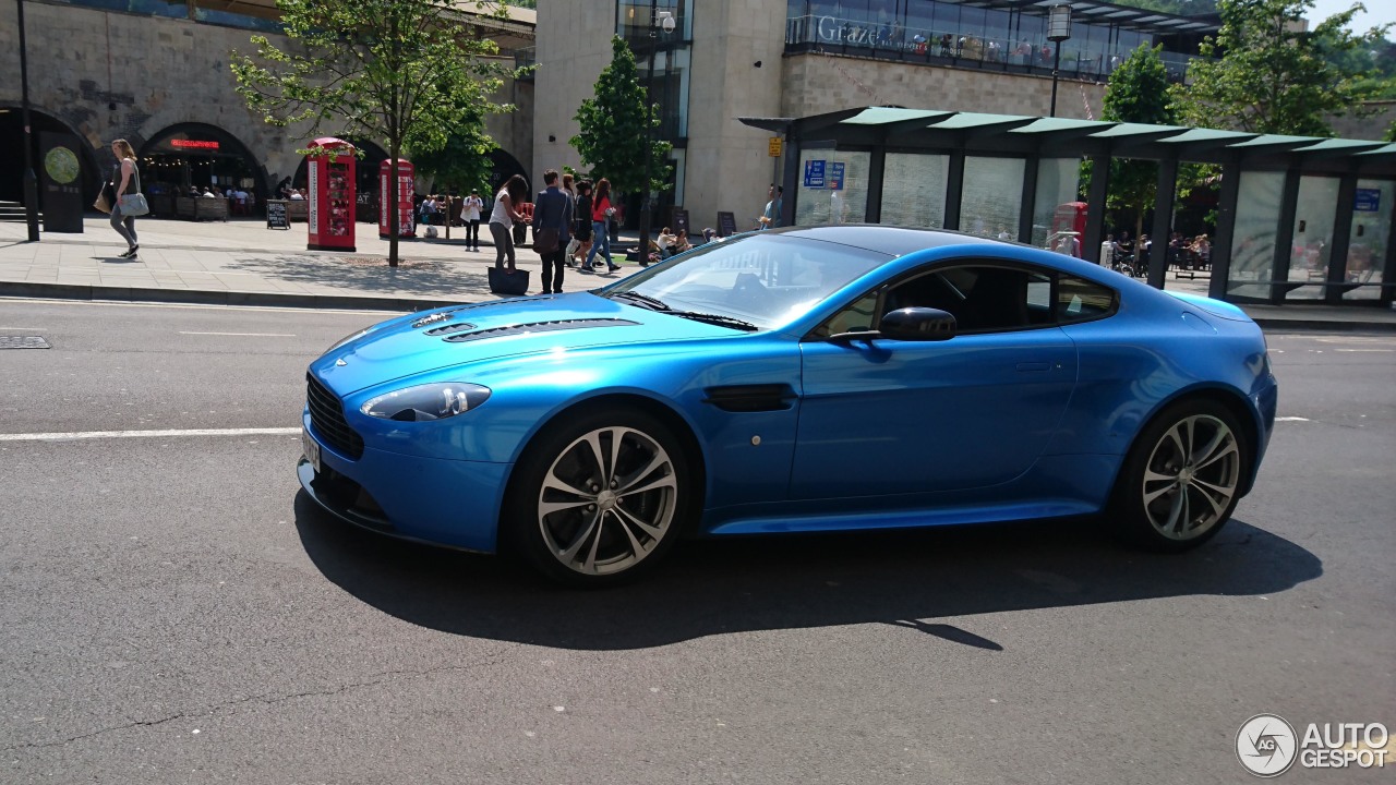 Aston Martin V12 Vantage