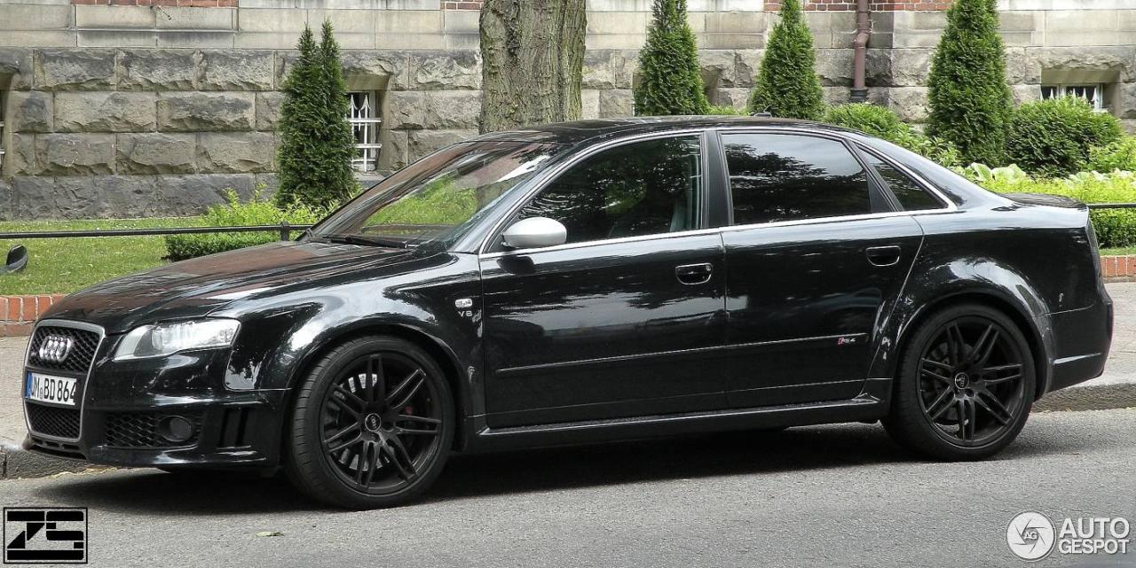 Audi RS4 Sedan