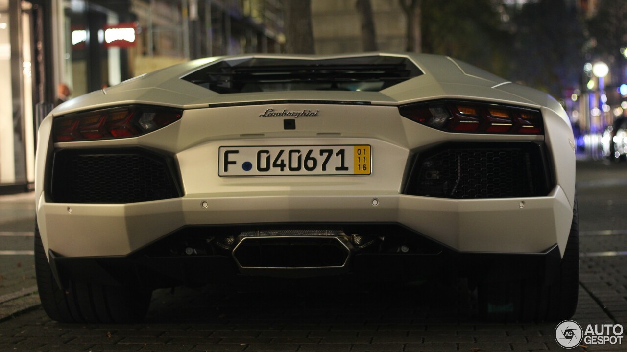 Lamborghini Aventador LP700-4