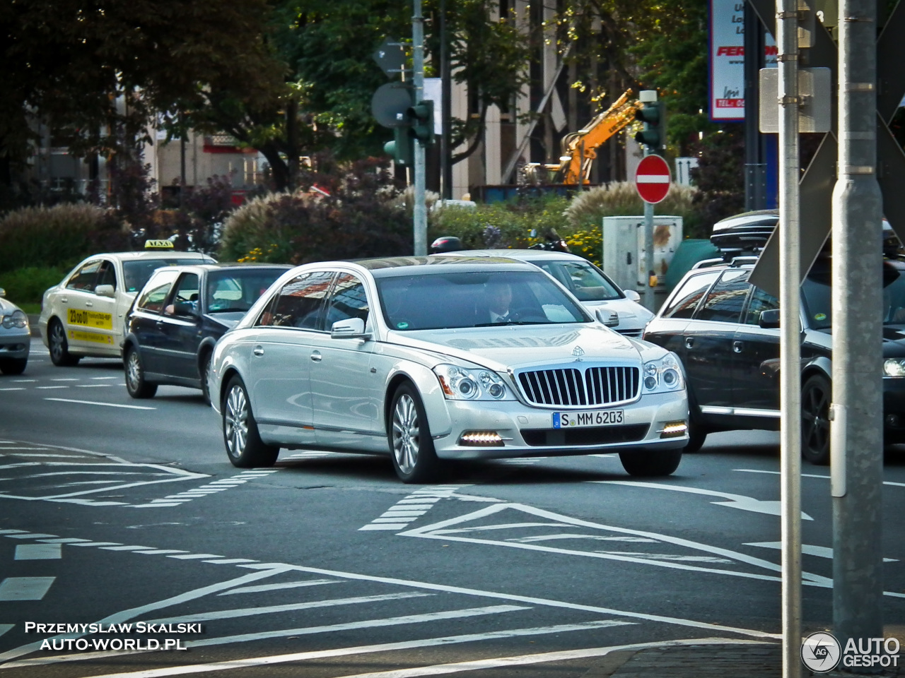 Maybach 62 S Landaulet 2011