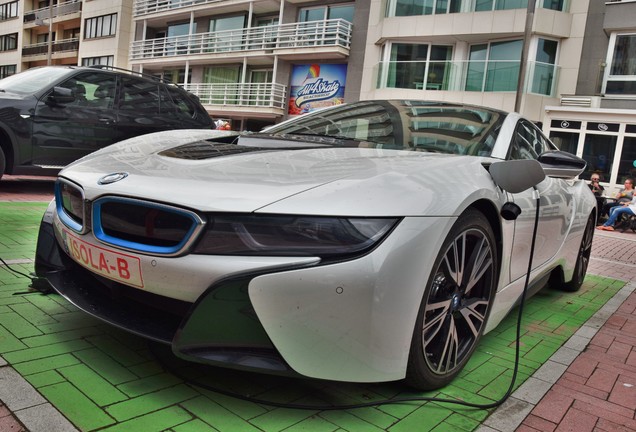 BMW i8