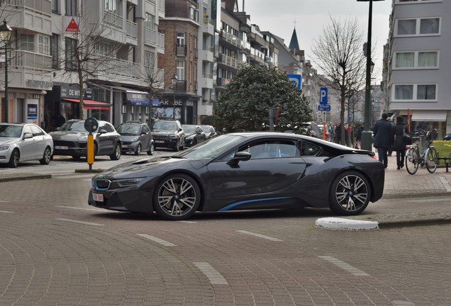 BMW i8