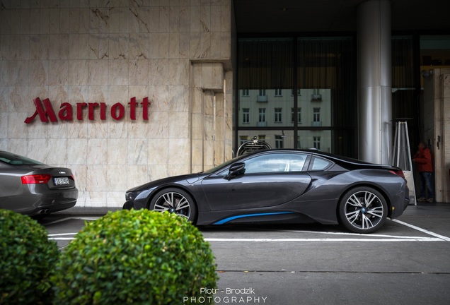 BMW i8