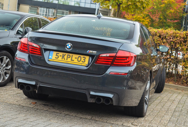 BMW M5 F10 2011