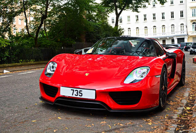 Porsche 918 Spyder Weissach Package