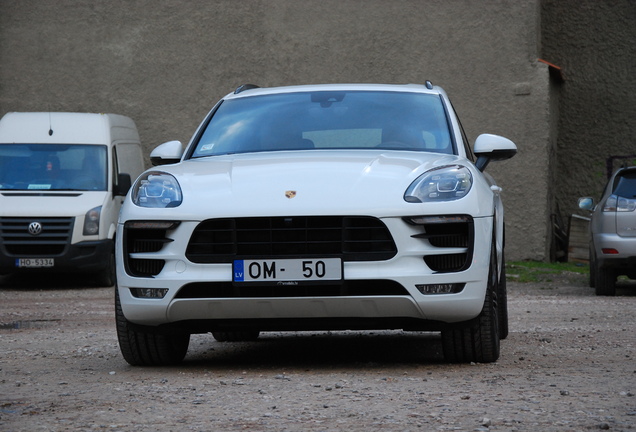 Porsche 95B Macan GTS