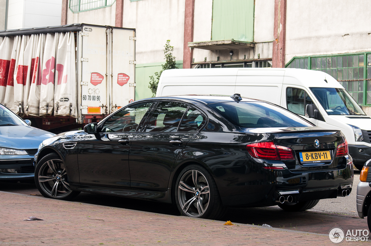 BMW M5 F10 2011