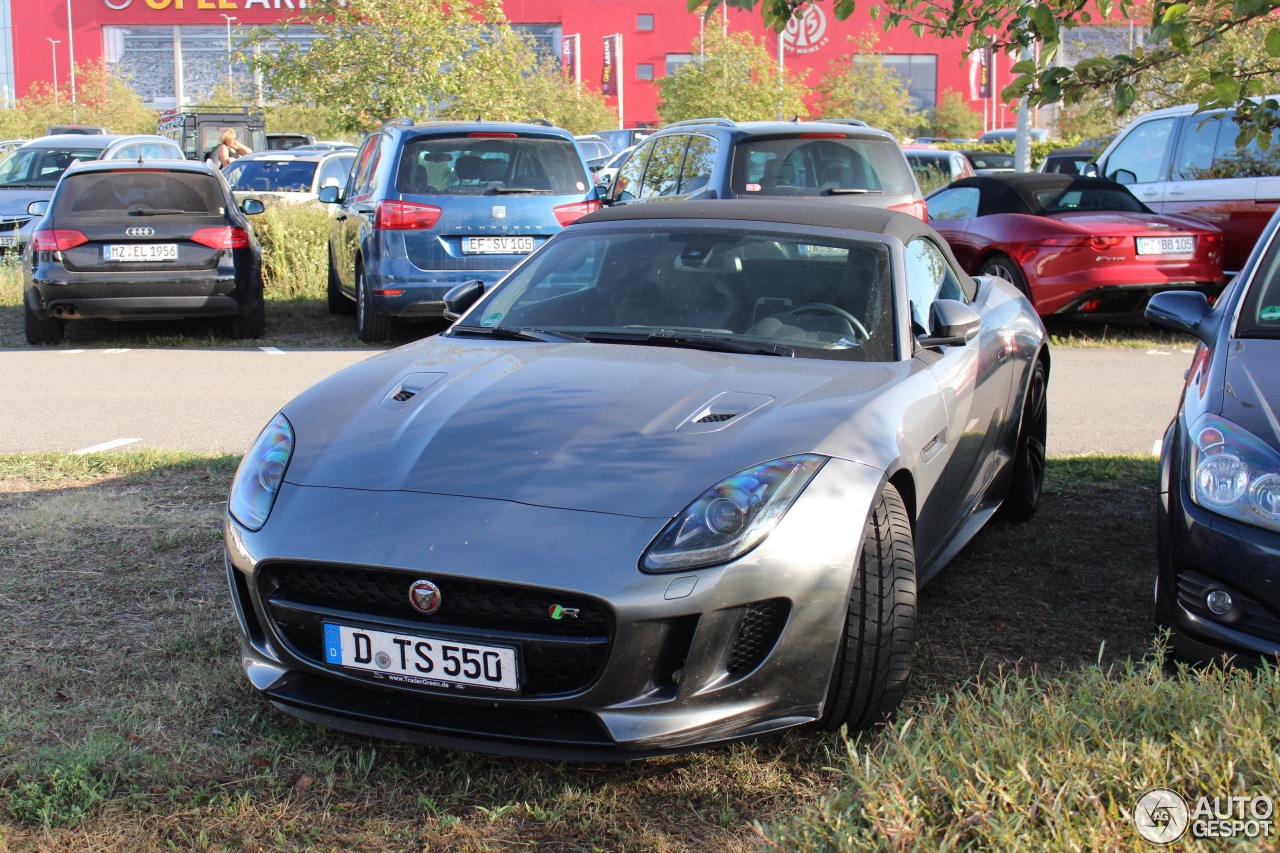 Jaguar F-TYPE R AWD Convertible