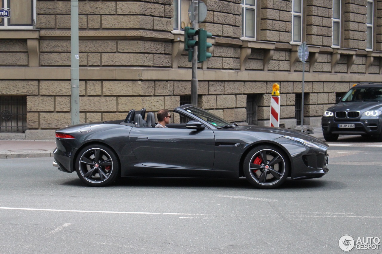 Jaguar F-TYPE R AWD Convertible