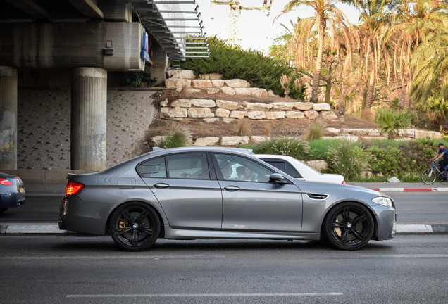 BMW M5 F10 2011