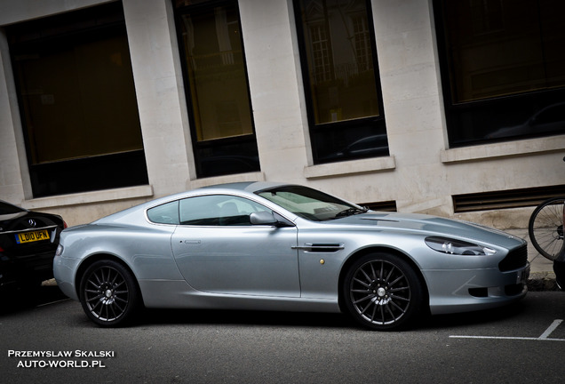 Aston Martin DB9