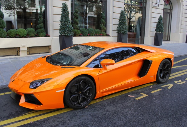 Lamborghini Aventador LP700-4