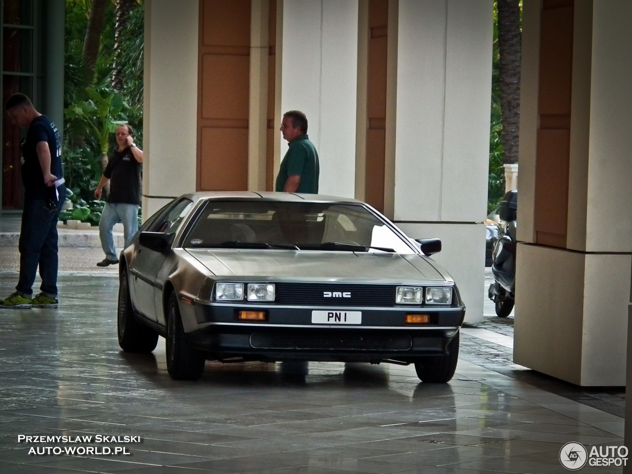 DeLorean DMC-12