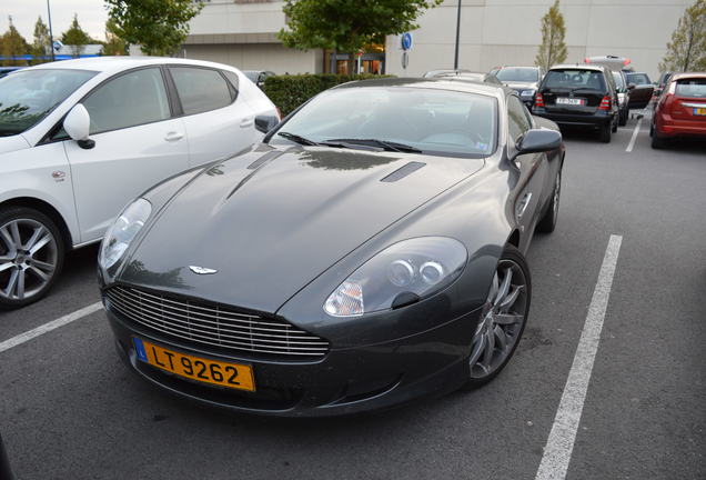 Aston Martin DB9