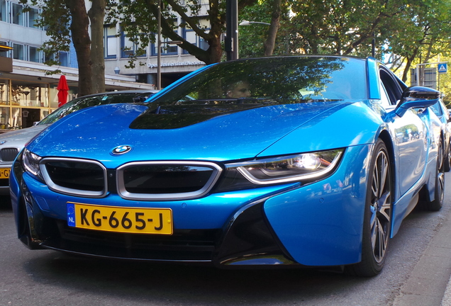 BMW i8