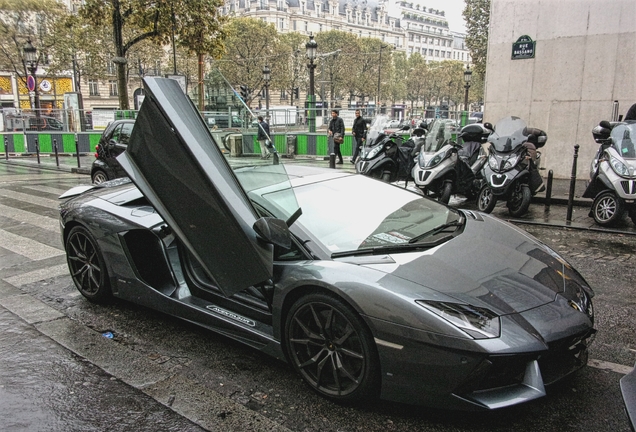 Lamborghini Aventador LP700-4 Roadster