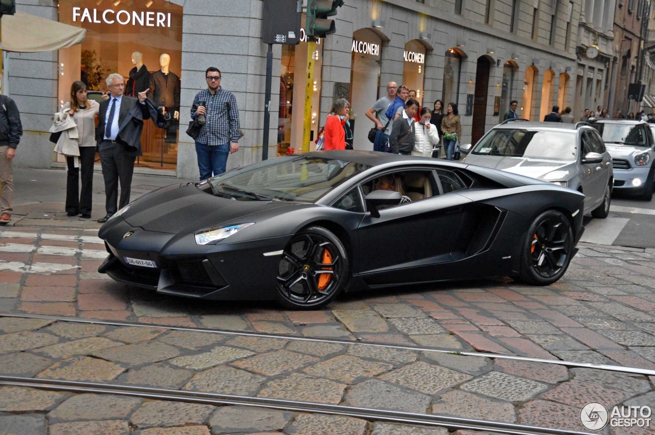 Lamborghini Aventador LP700-4