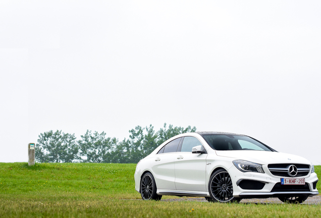 Mercedes-Benz CLA 45 AMG C117