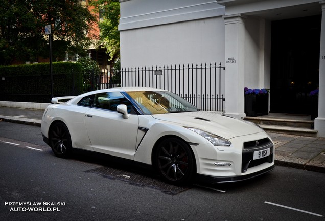 Nissan GT-R 2011