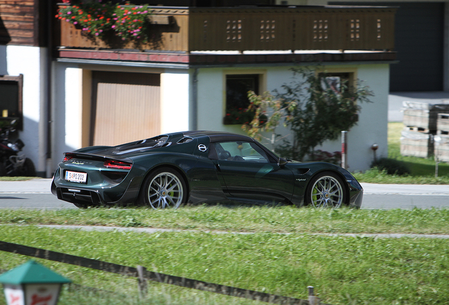 Porsche 918 Spyder Weissach Package