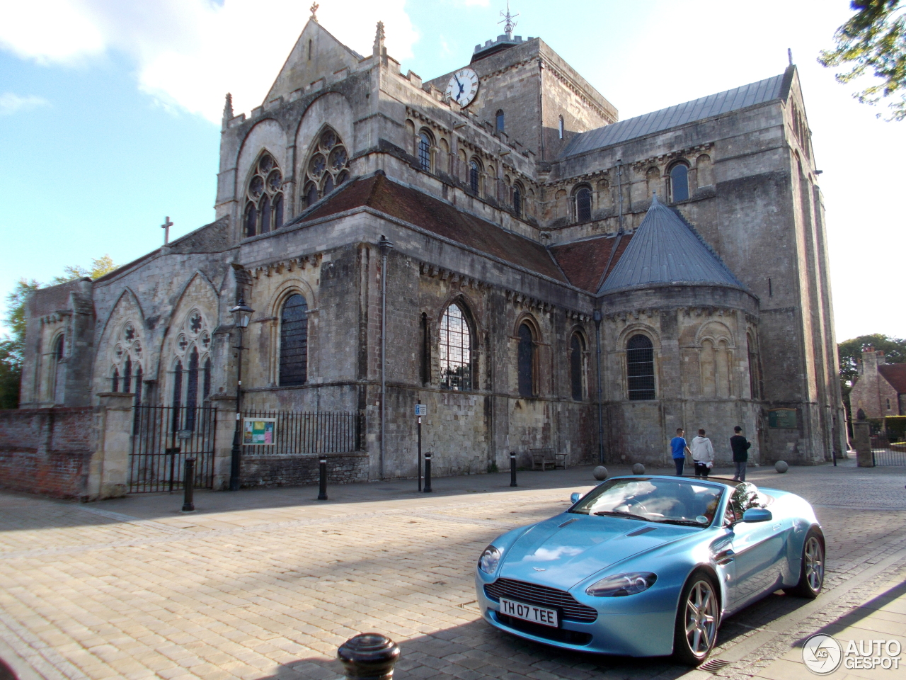 Aston Martin V8 Vantage Roadster