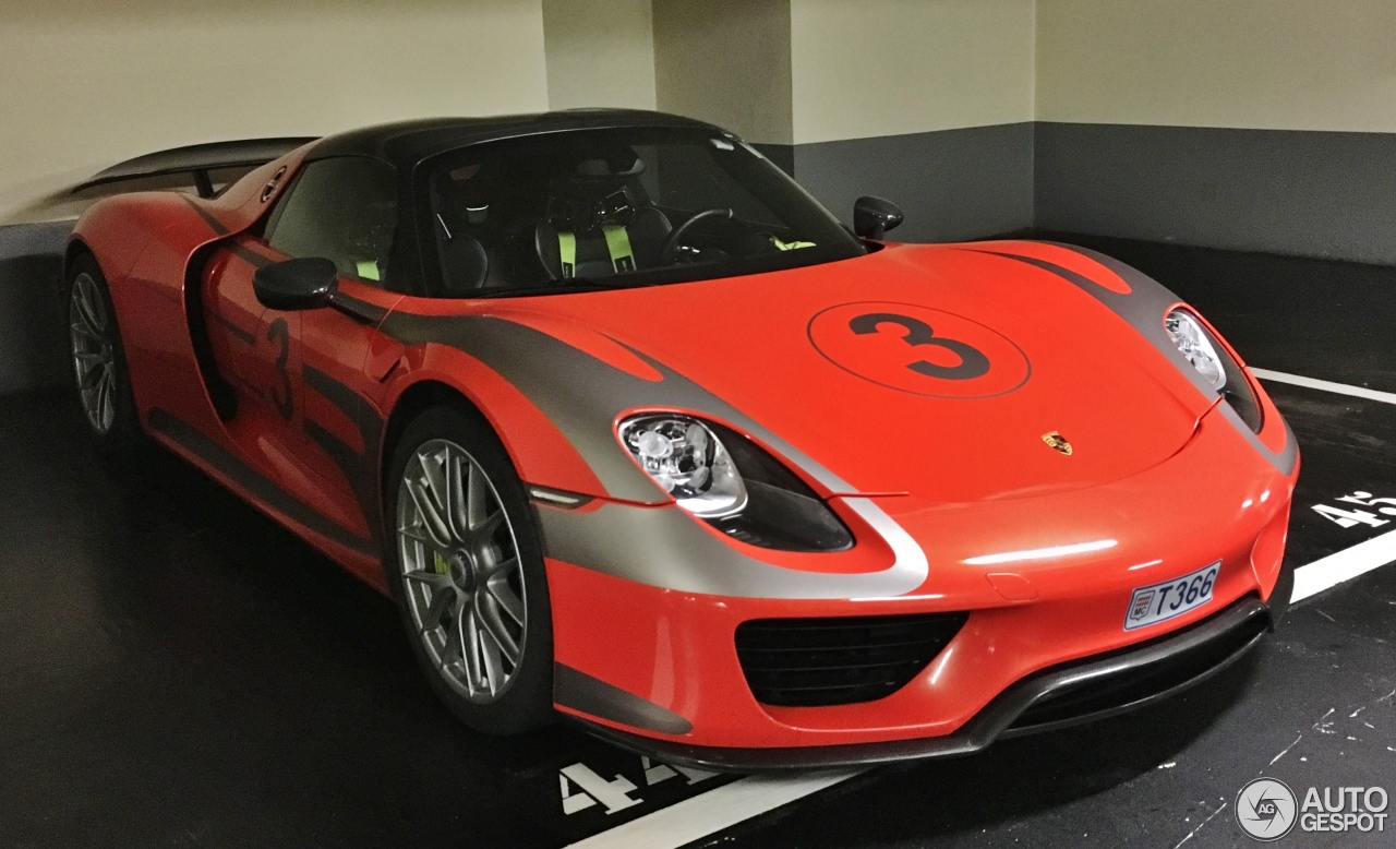 Porsche 918 Spyder Weissach Package