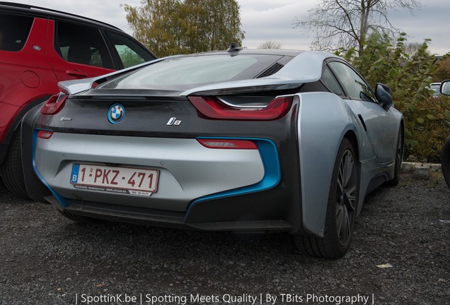 BMW i8