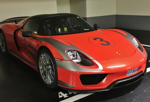 Porsche 918 Spyder Weissach Package