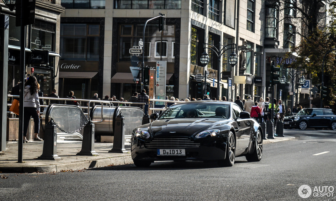 Aston Martin V8 Vantage