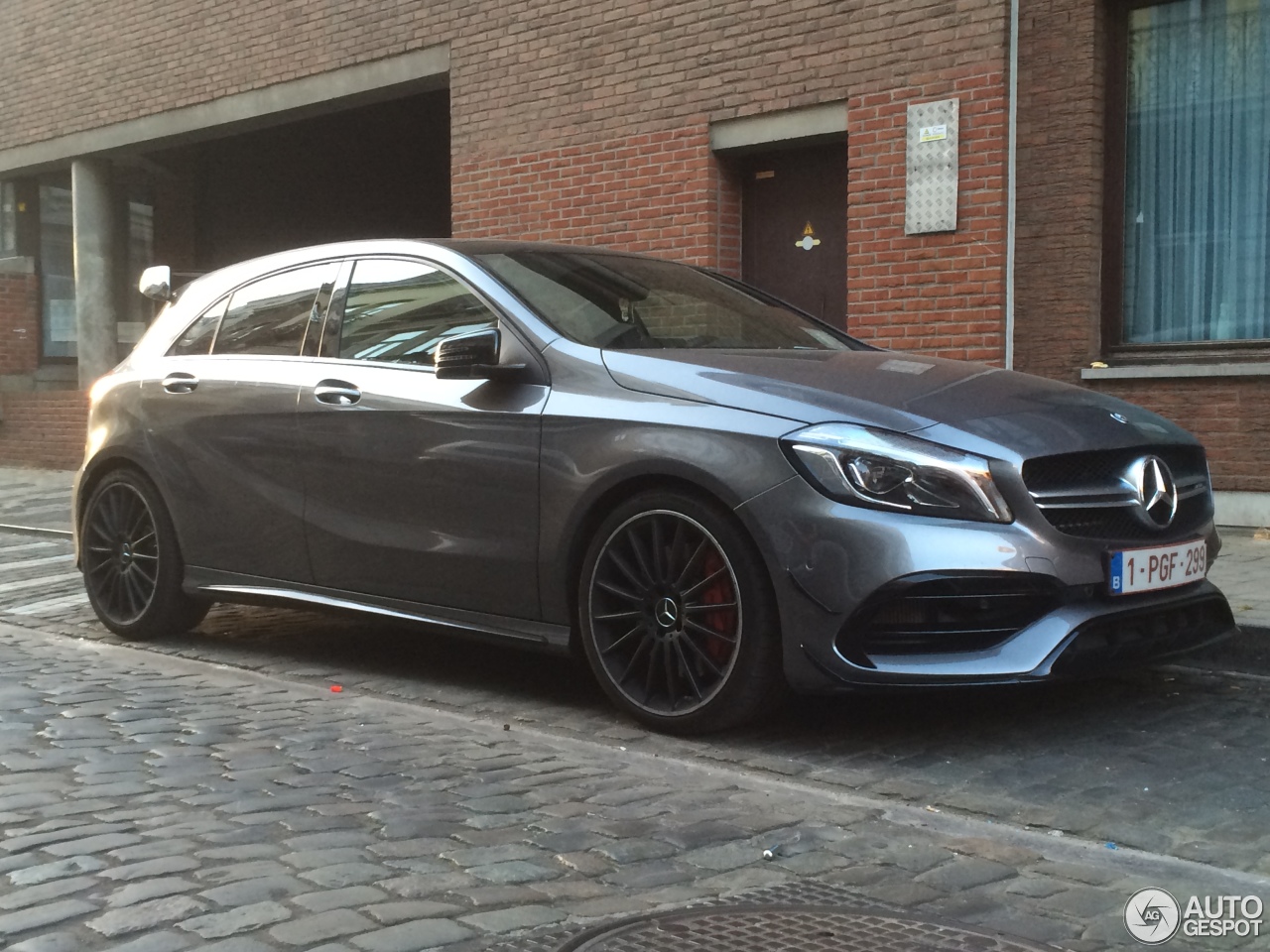 Mercedes-AMG A 45 W176 2015