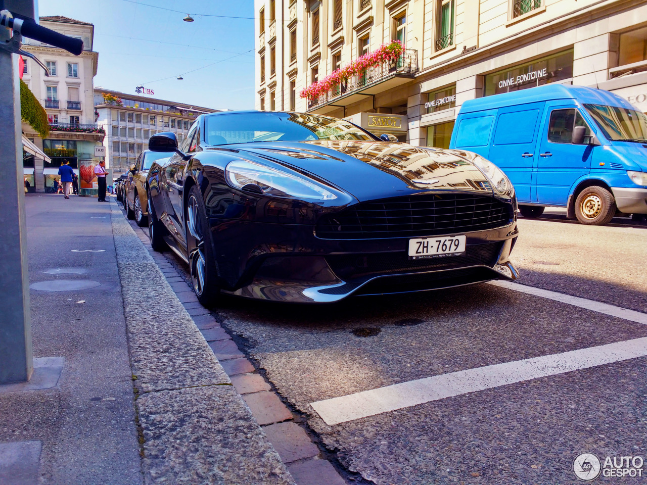 Aston Martin Vanquish 2013