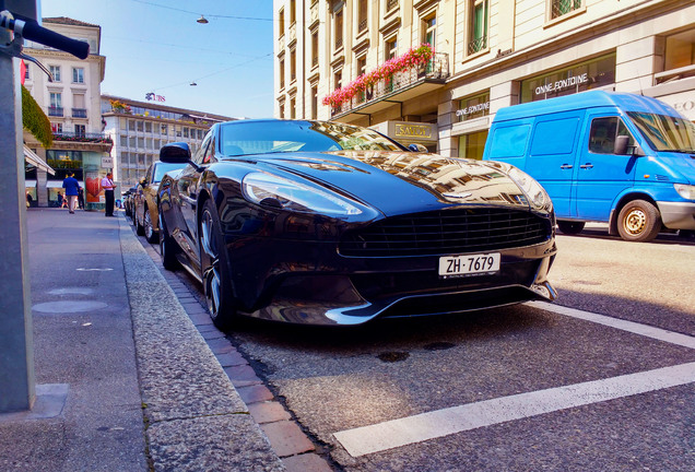 Aston Martin Vanquish 2013