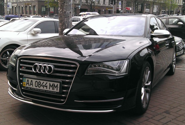 Audi S8 D4