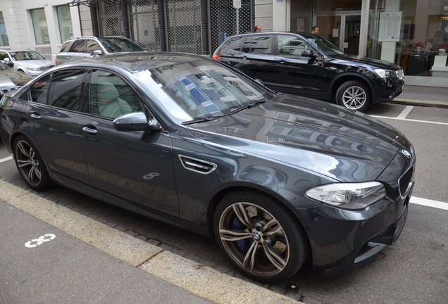 BMW M5 F10 2011