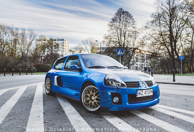 Renault Clio V6 Phase II