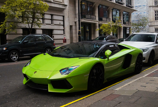 Lamborghini Aventador LP700-4 Roadster