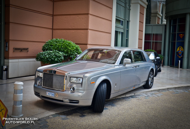 Rolls-Royce Phantom EWB