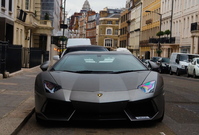 Lamborghini Aventador LP700-4