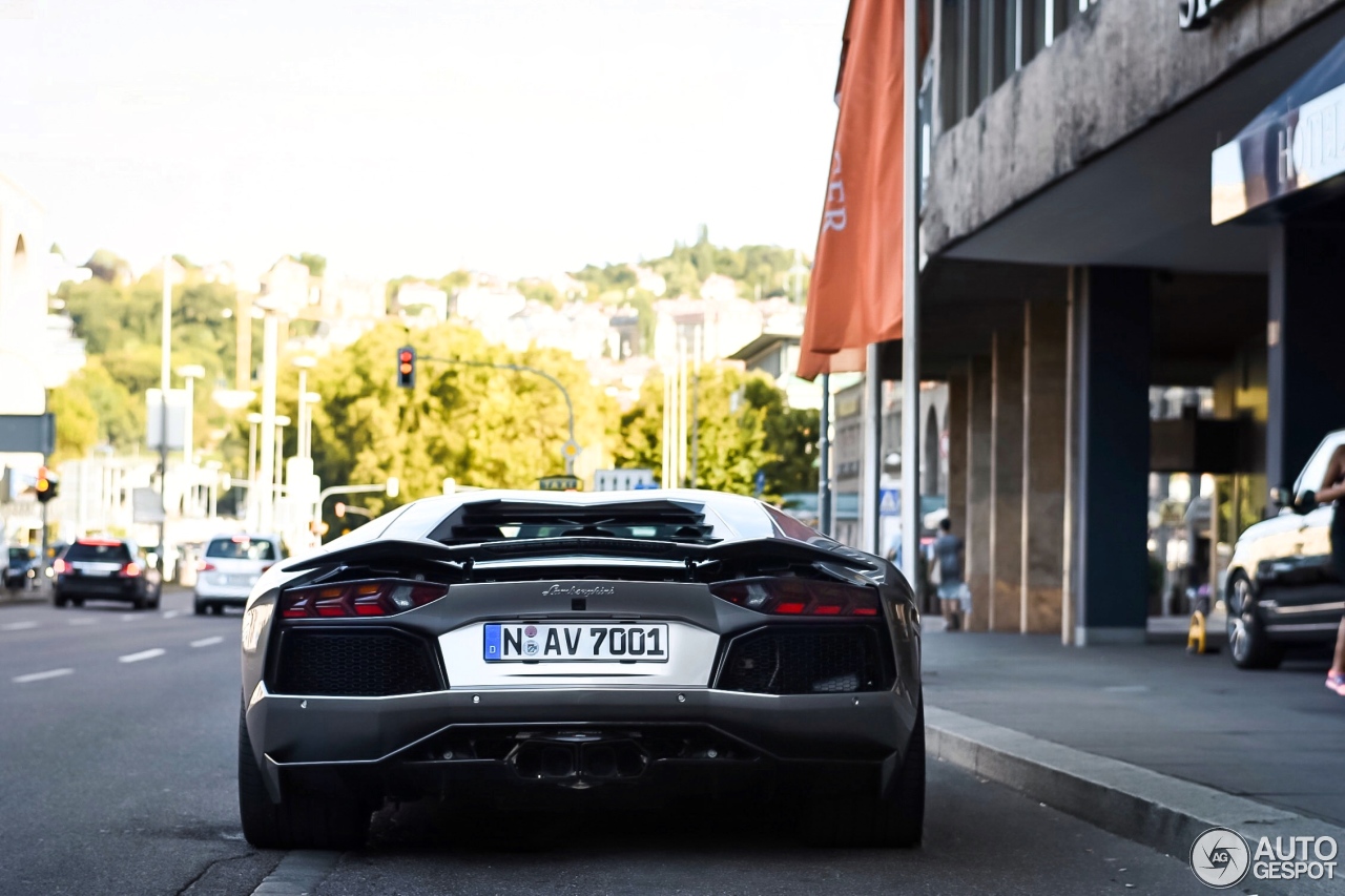 Lamborghini Aventador LP700-4