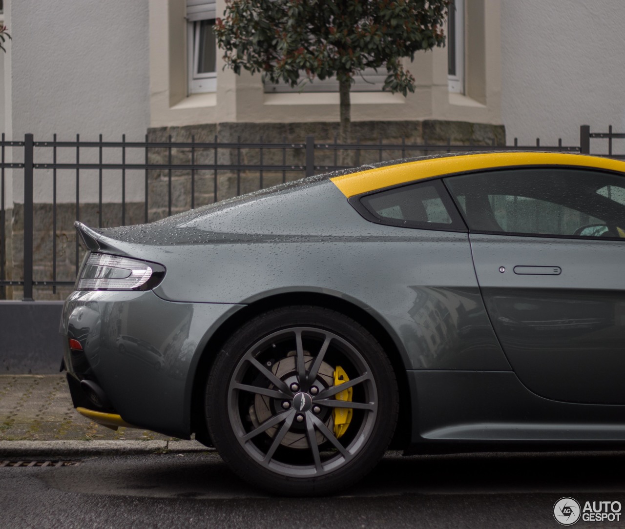 Aston Martin V8 Vantage N430