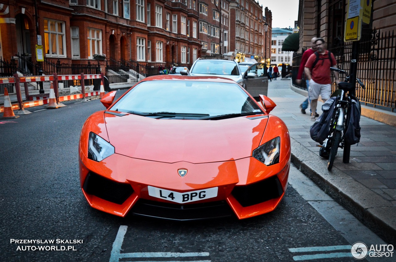 Lamborghini Aventador LP700-4