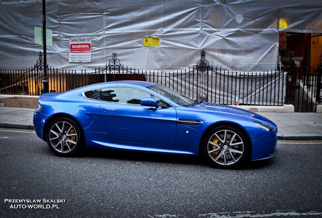 Aston Martin V8 Vantage 2012