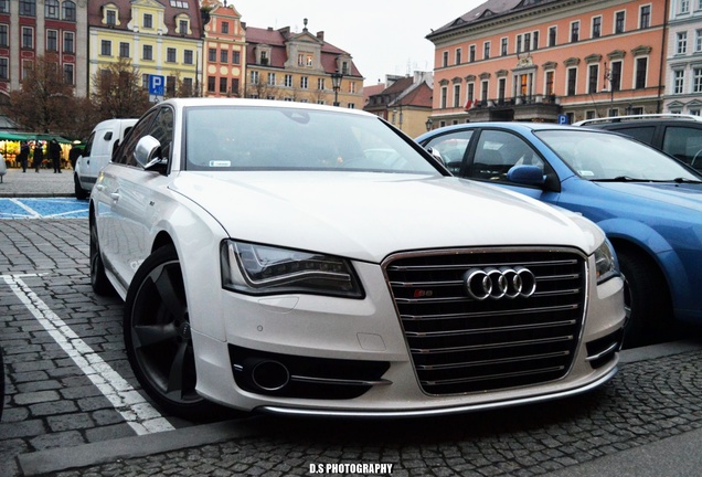 Audi S8 D4