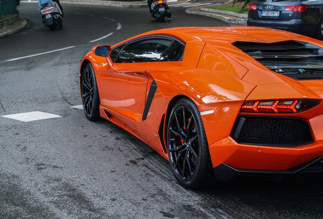 Lamborghini Aventador LP700-4