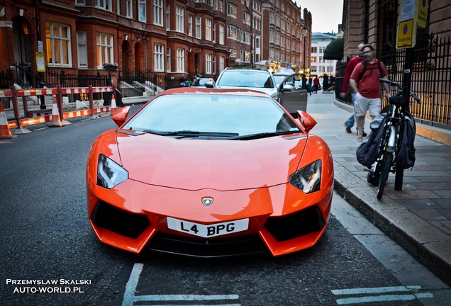 Lamborghini Aventador LP700-4