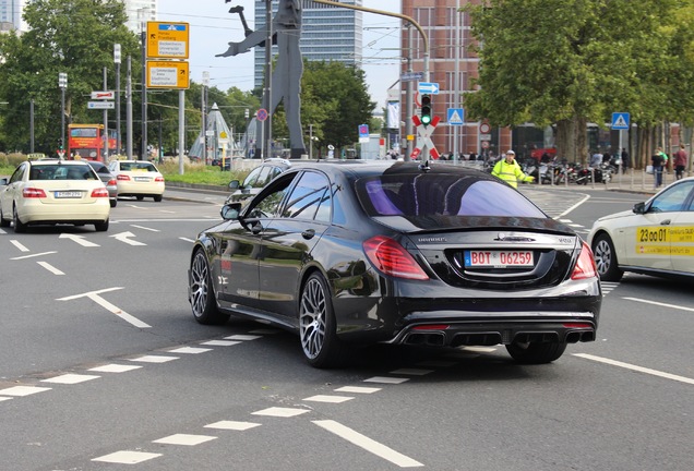 Mercedes-Benz Brabus 900 Rocket