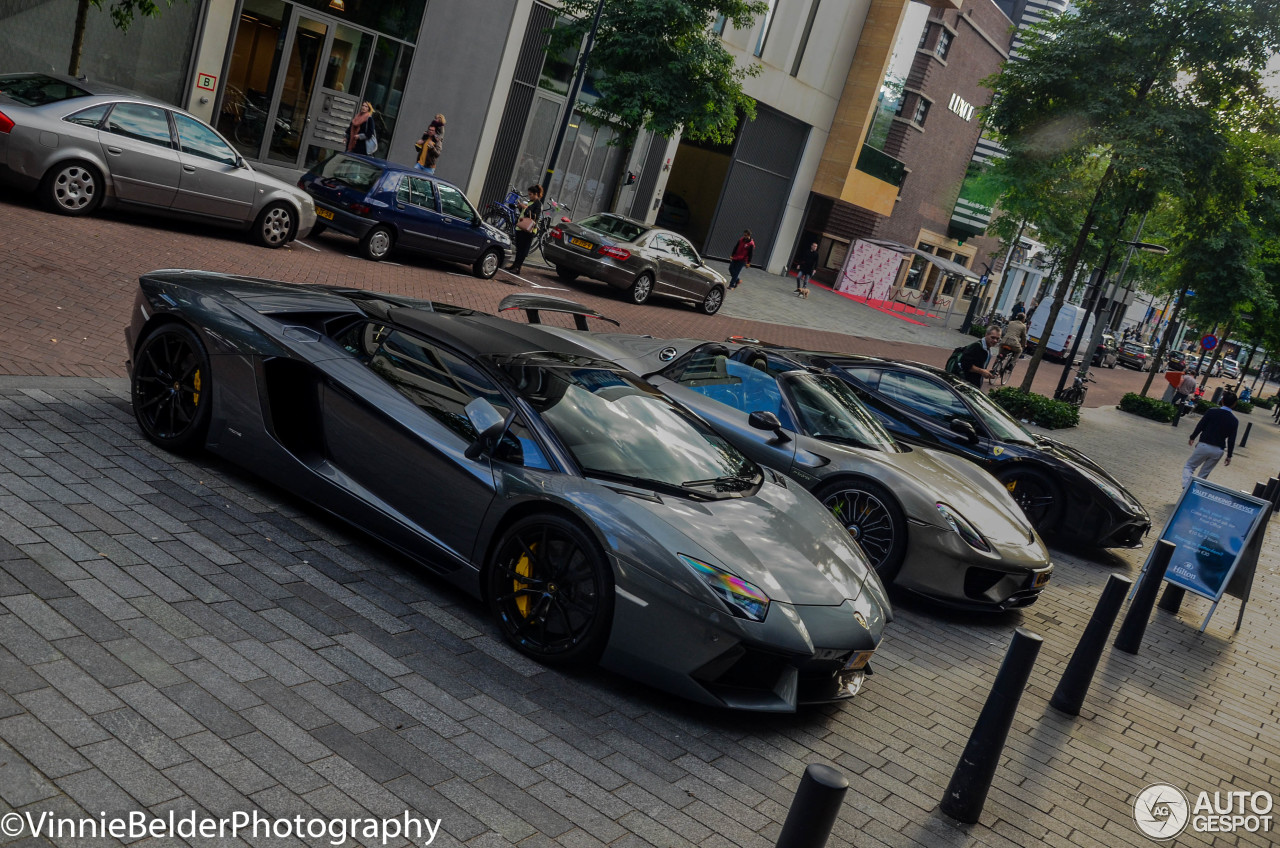 Lamborghini Aventador LP700-4 Roadster